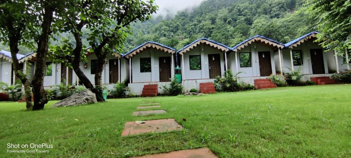 Treepie Resorts Risikés Kültér fotó
