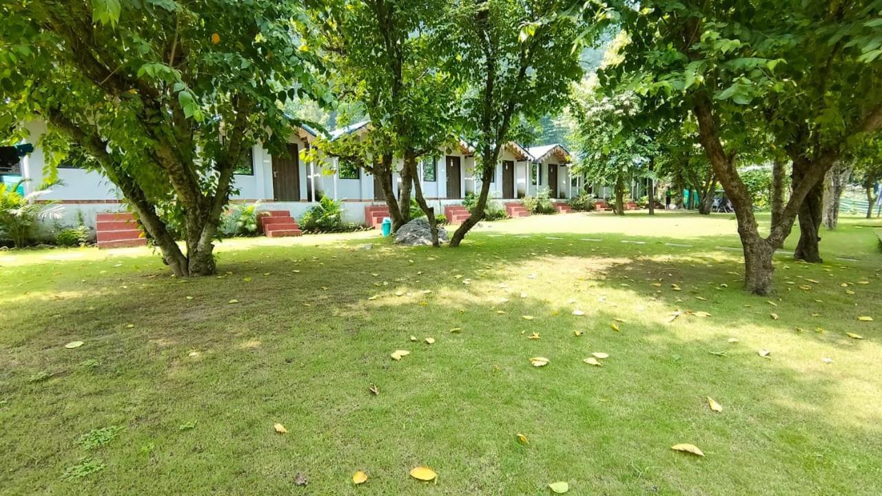 Treepie Resorts Risikés Kültér fotó